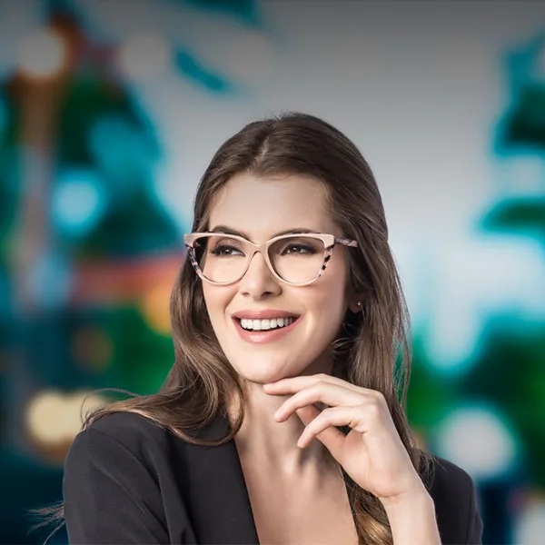 Óculos modelo gatinho feminino na ótica em Nova Andradina MS